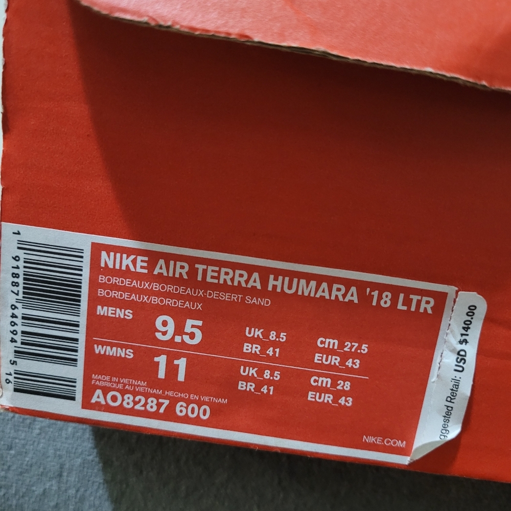 Nike Air Terra Humara Sneakers - Picture 8 of 9